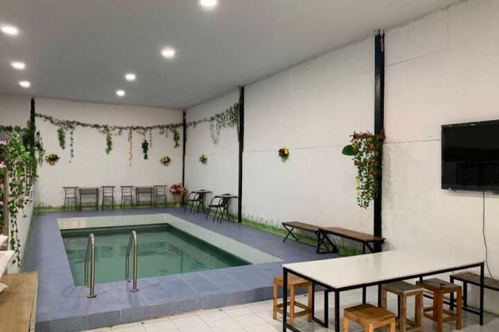 Pool 23 of 27