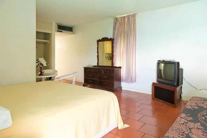 Room 5 of 25