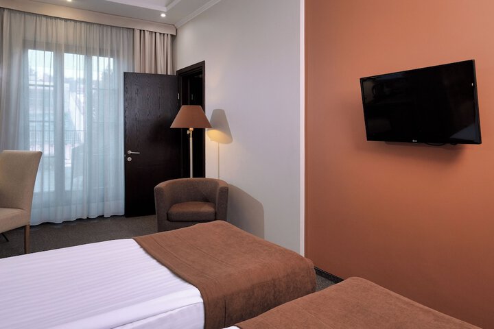 Room 11 of 61