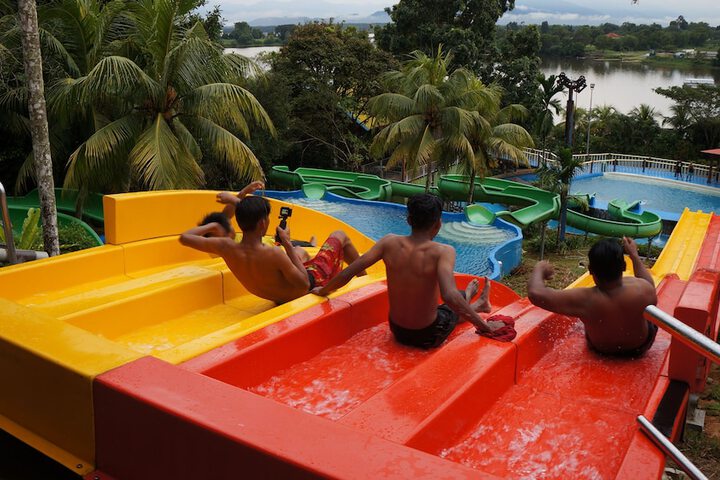 Hotel with Pool