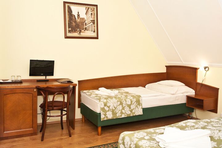 Room 13 of 67