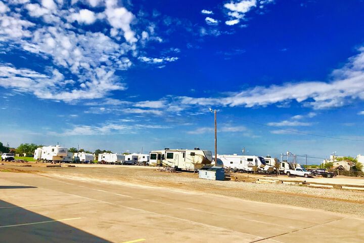 Property Grounds 28 of 35