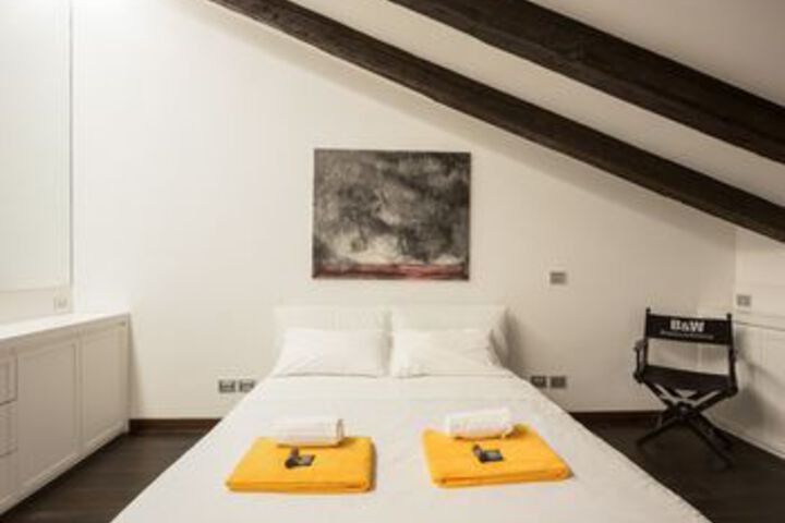 Room 4 of 14