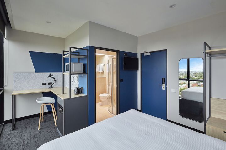 Room 30 of 80
