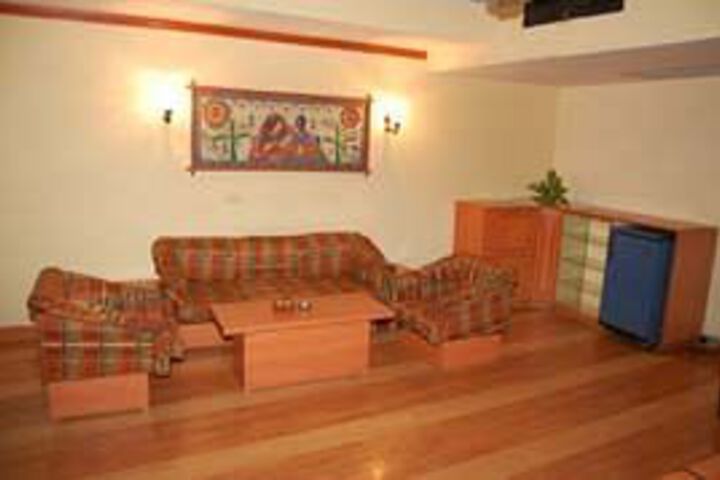 Room 13 of 22