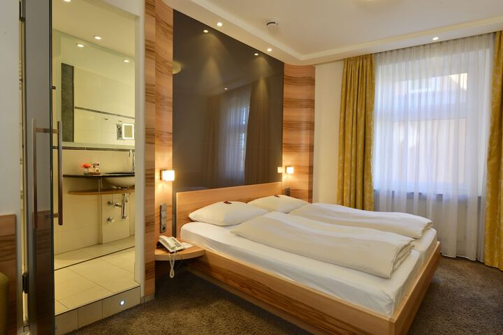 Room 36 of 112