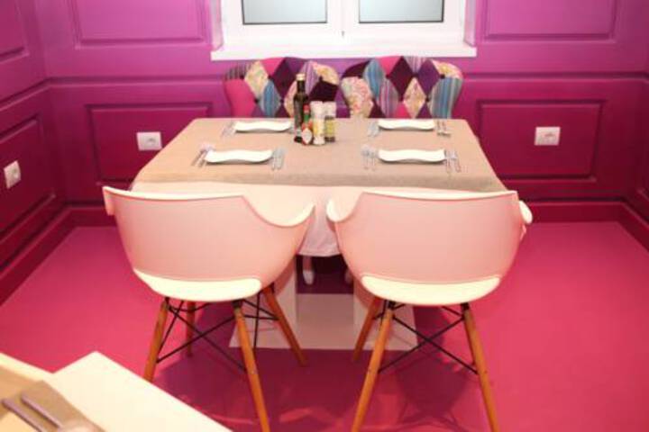 Dining 8 of 8