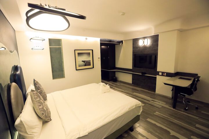 Room 18 of 50