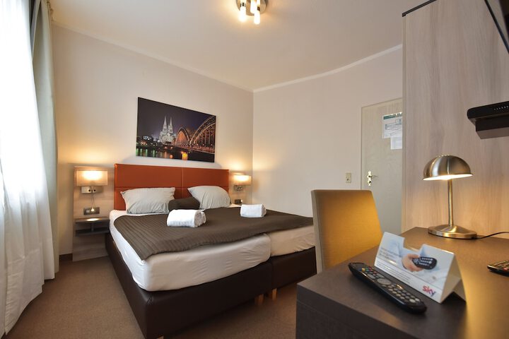 Room 4 of 66