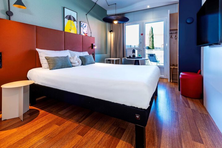 Room 43 of 98
