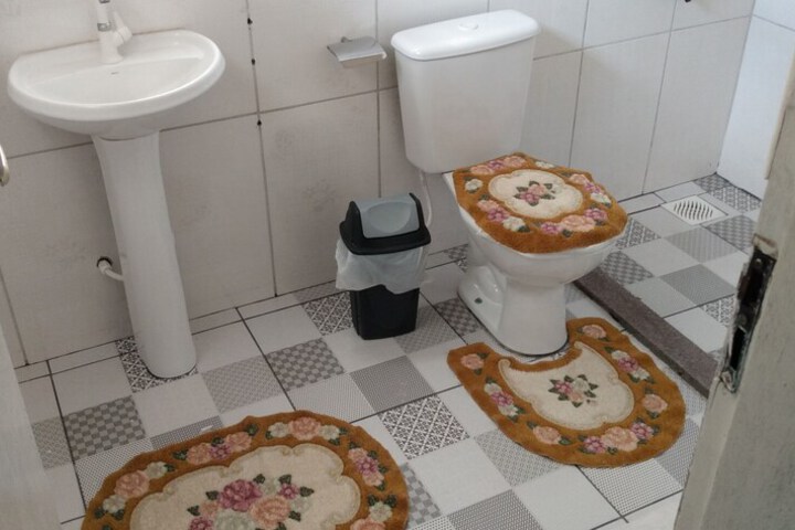 Room 9 of 9