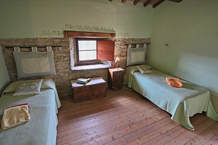 Room 17 of 118