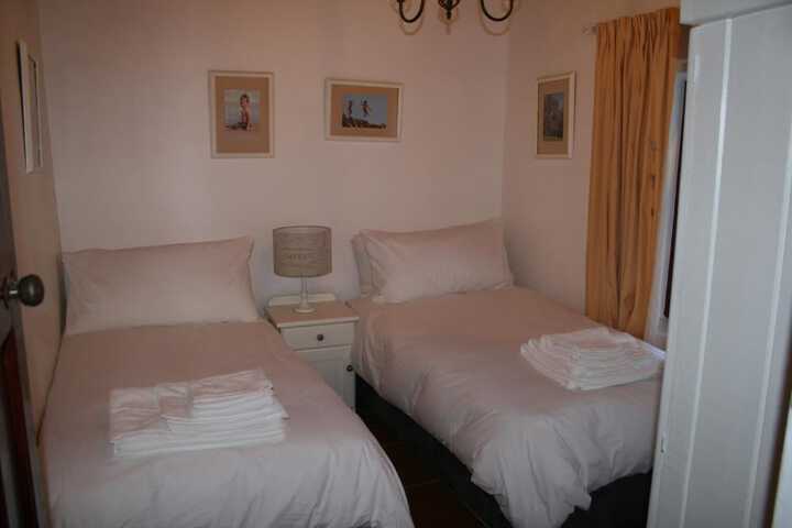 Room 2 of 33