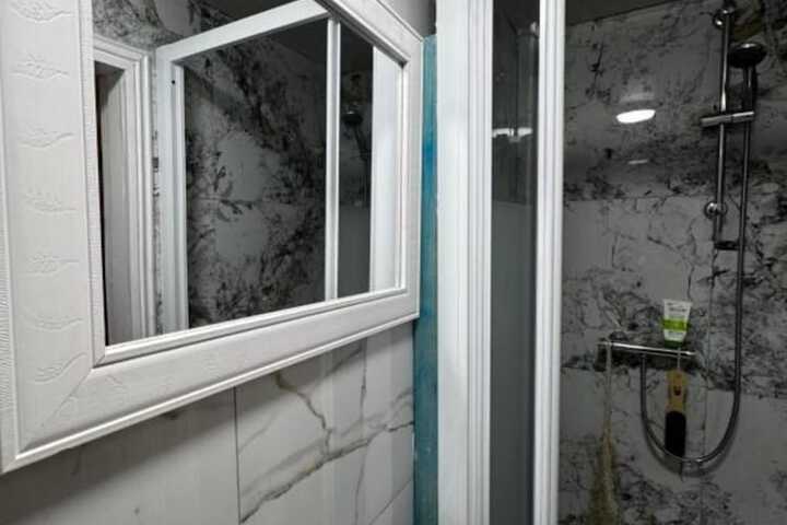 Room 15 of 22