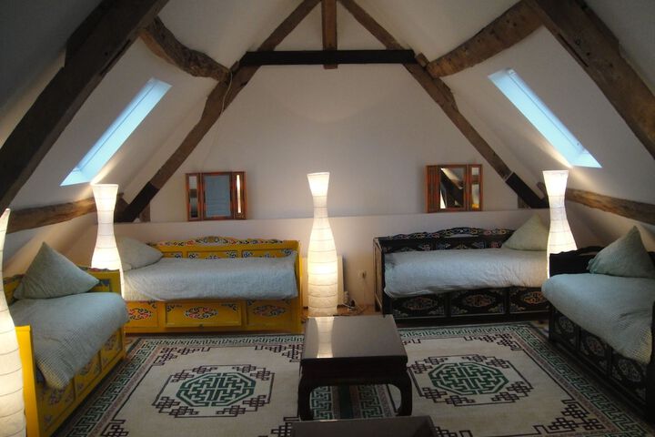 Room 6 of 19