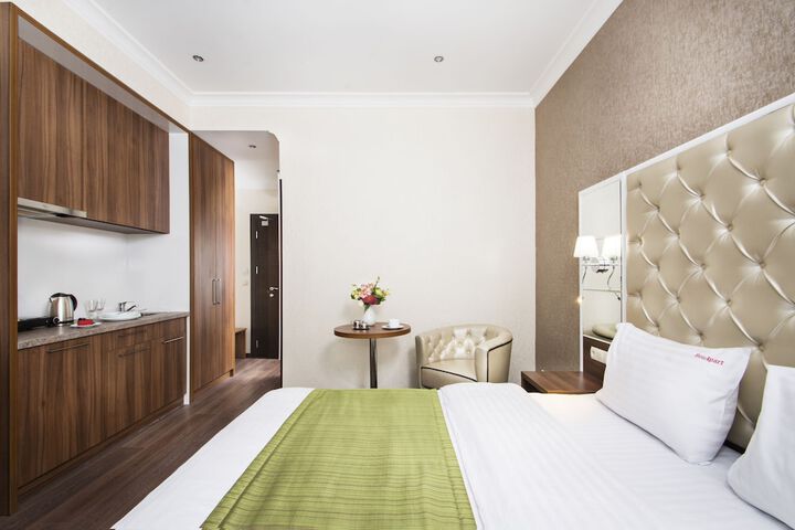 Room 12 of 52