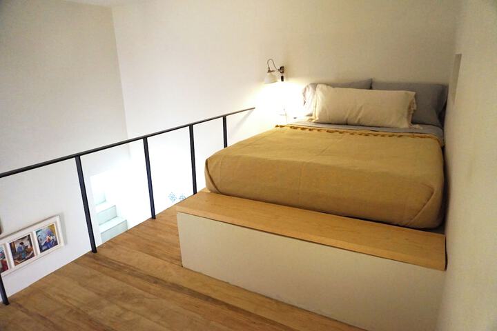 Room 8 of 48