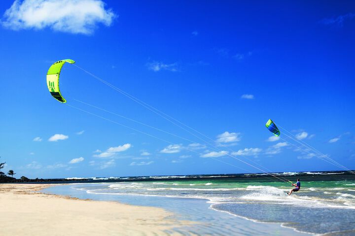 Surfing/boogie boarding