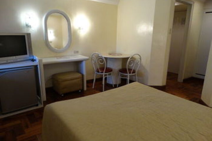 Room 43 of 78