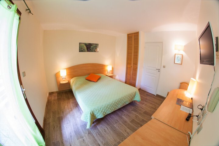 Room 3 of 31