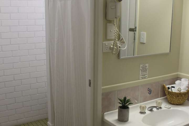 Room 14 of 22