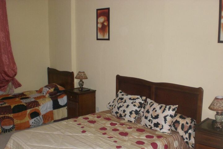 Room 9 of 16