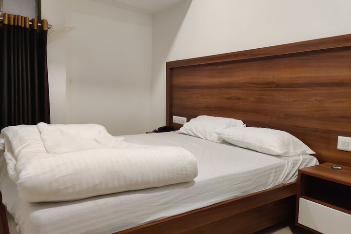Room 4 of 14