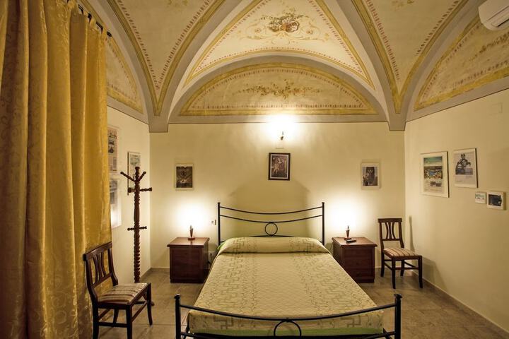 Room 5 of 51