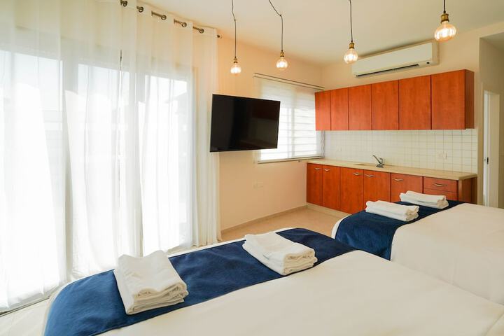 Room 13 of 74