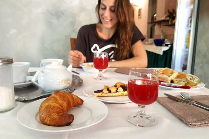 Breakfast/Coffee Service 22 of 49