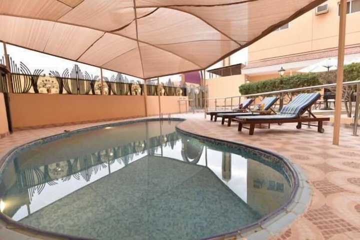 Pools & Facilities