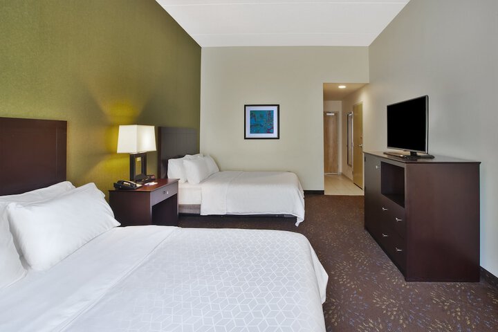 Room 26 of 65