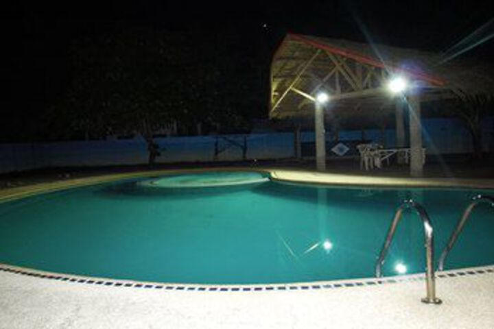Pool 100 of 124