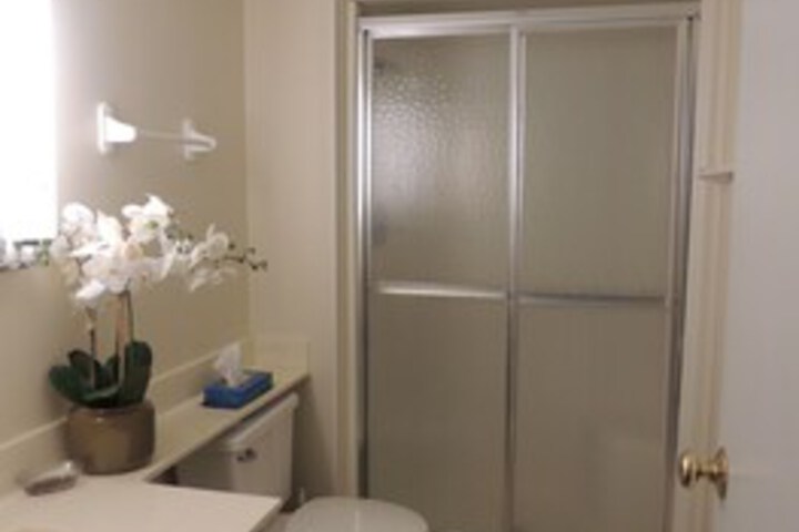 Room 6 of 35