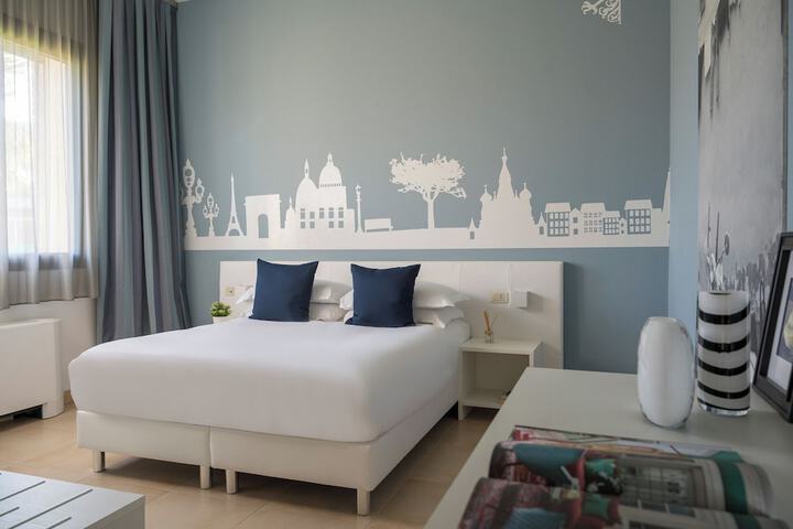 Room 15 of 47