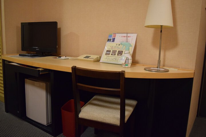 Room 27 of 68