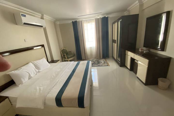 Room 10 of 23