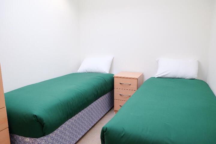 Room 4 of 10