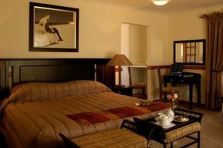 Room 6 of 14
