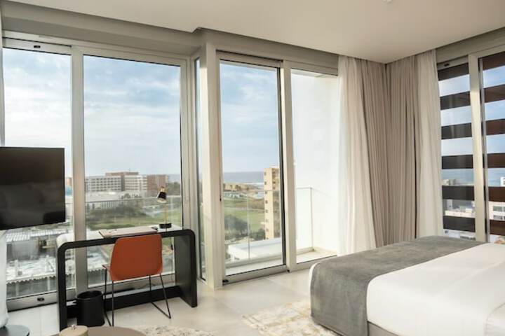 Room 10 of 43