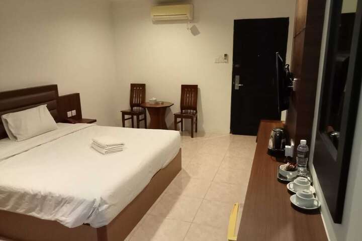 Room 15 of 26