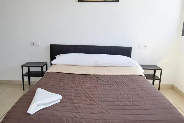 Room 2 of 12