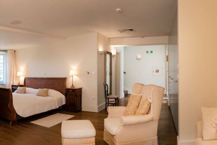Room 33 of 219