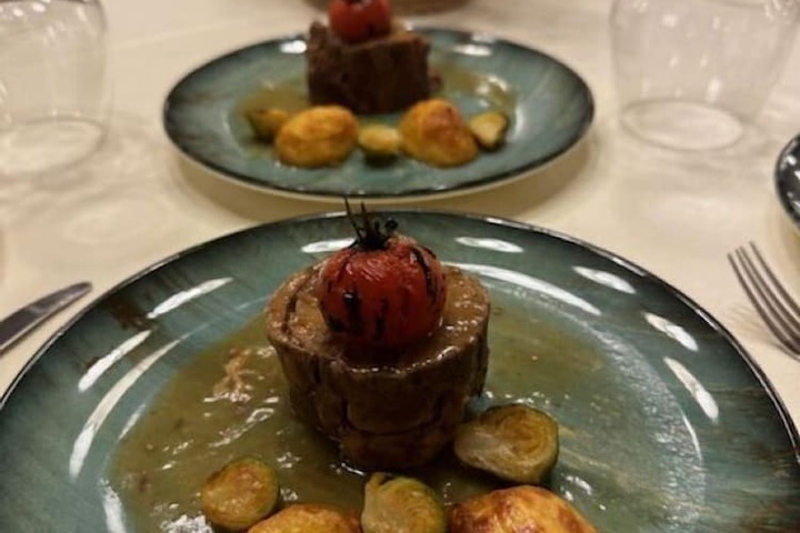 Dining 39 of 64