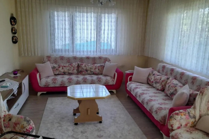 Room 5 of 13