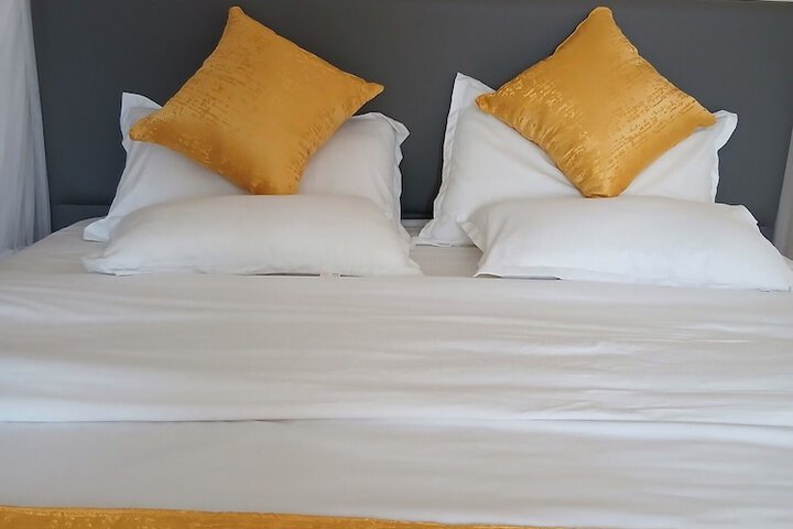 Room 3 of 40