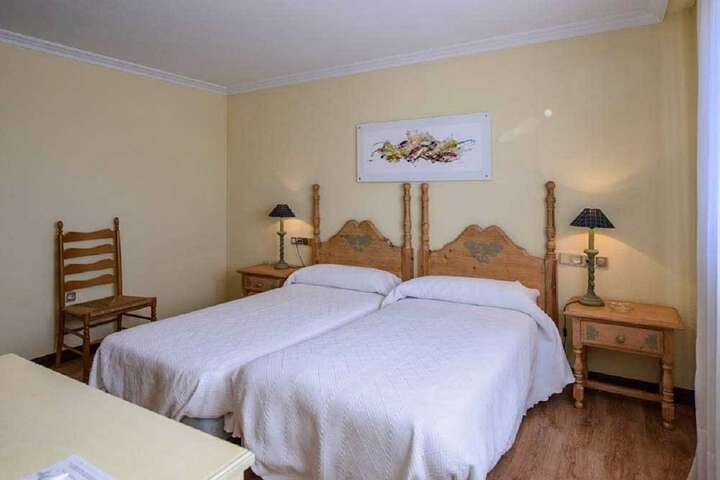 Room 7 of 34