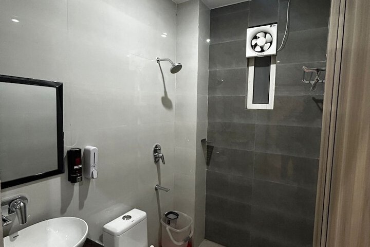 Room 15 of 25