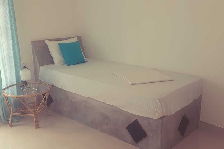Room 8 of 19