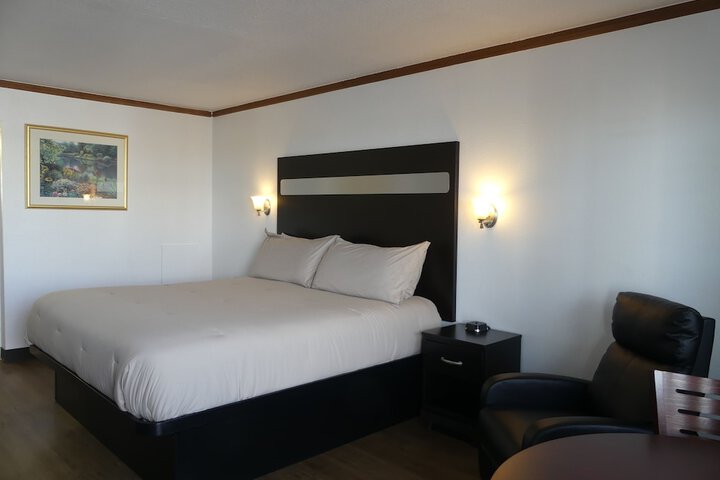 Room 15 of 52
